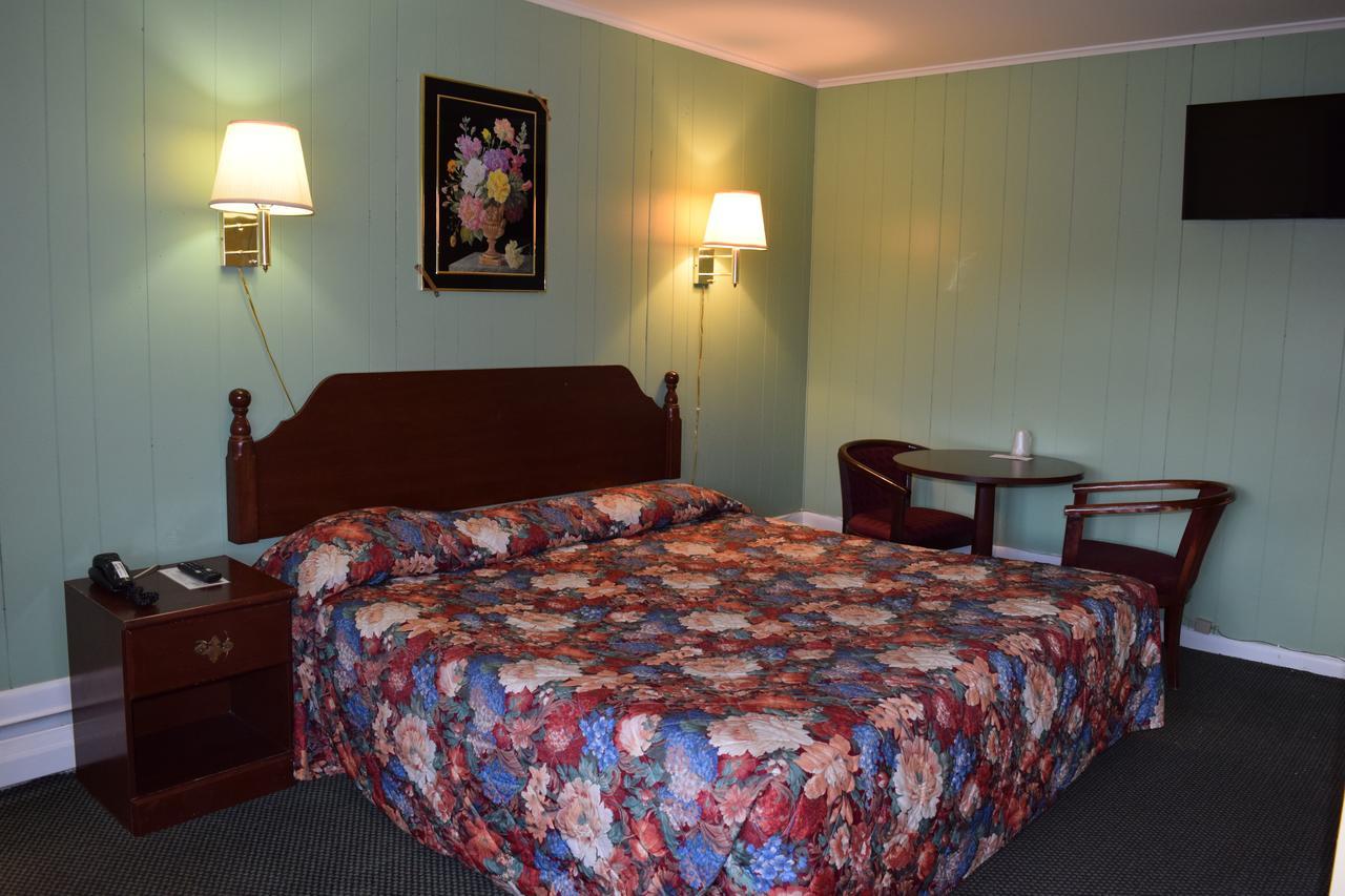 Top Hill Motel Saratoga Springs Exterior foto